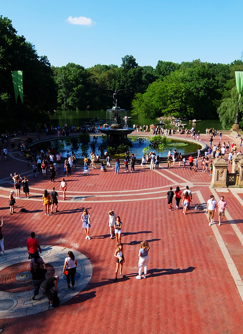 セントラルパークのベセスダ・テラス（Bethesda Terrace）から見下ろす噴水広場と湖_b0007805_05262527.jpg