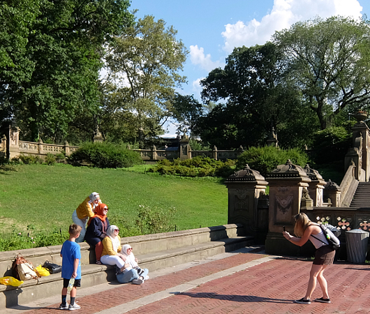 セントラルパークのベセスダの噴水（Bethesda Fountain）広場へ・・・_b0007805_06045741.jpg