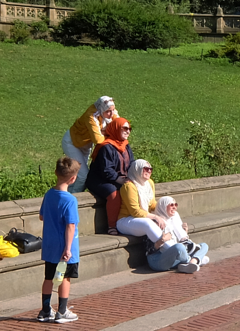 セントラルパークのベセスダの噴水（Bethesda Fountain）広場へ・・・_b0007805_06072677.jpg