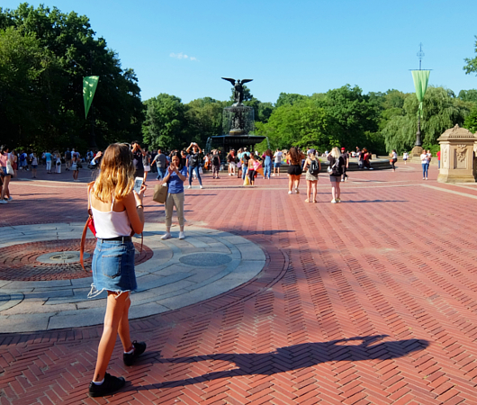 セントラルパークのベセスダの噴水（Bethesda Fountain）広場へ・・・_b0007805_06075456.jpg