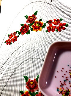 プラナカンビーズ刺繍 サンダル刺繍続き_e0196537_22235619.jpg