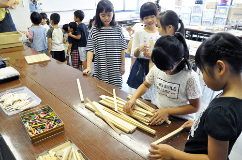 児童画クラス夏の体験講座「ビー玉迷路を作って遊ぼう!」ご紹介_b0212226_20194487.jpg