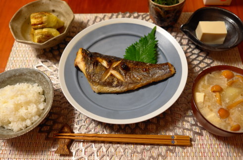 イサキの塩焼き カシタニだより In香港