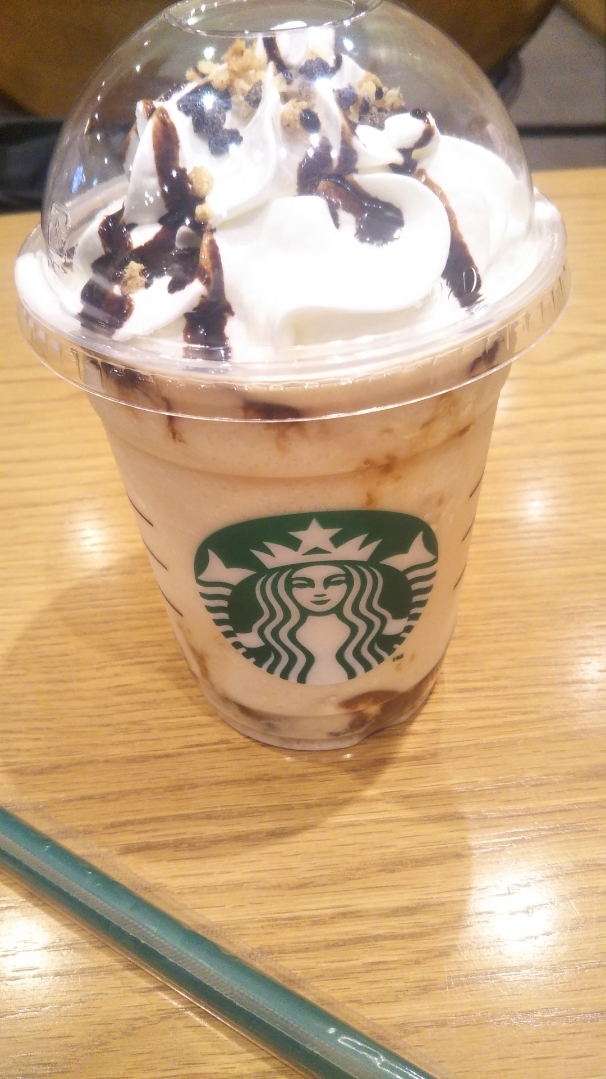 スターバックス キャラメルスモアフラペチーノ_f0076001_22471059.jpg