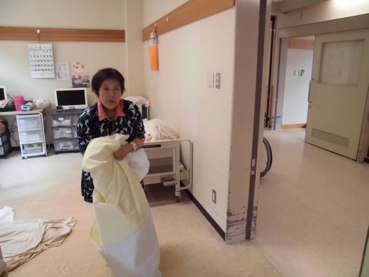 8/10 女子シーツ交換_a0154110_10383195.jpg