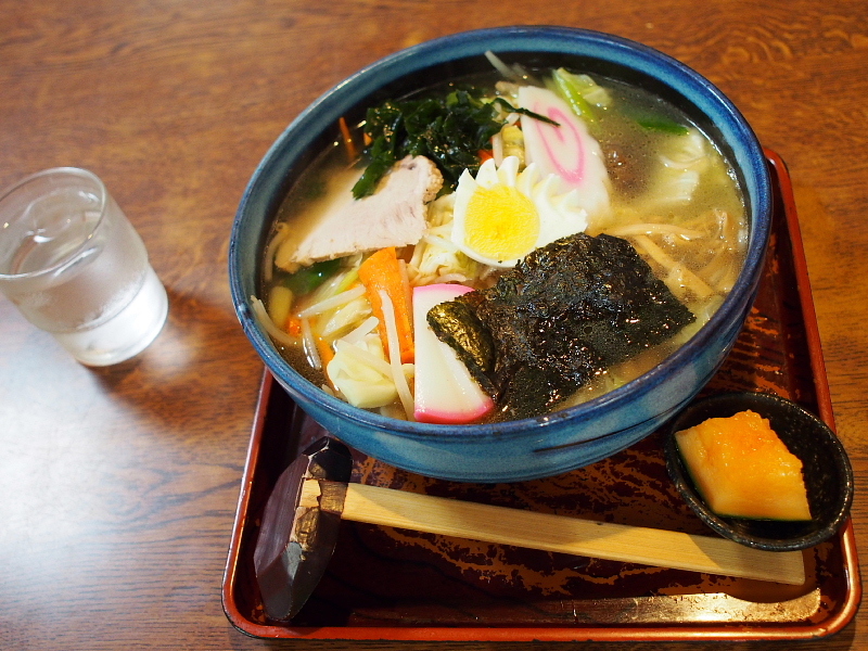 【蕎麦屋のラーメンはうまい！】飯能 長寿庵の「五目らーめん」_b0008655_22204633.jpg