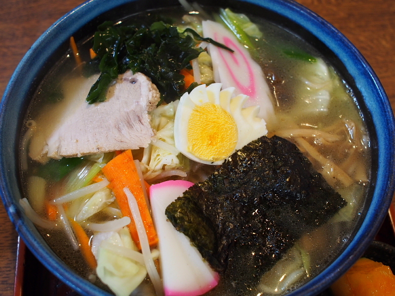 【蕎麦屋のラーメンはうまい！】飯能 長寿庵の「五目らーめん」_b0008655_22293459.jpg
