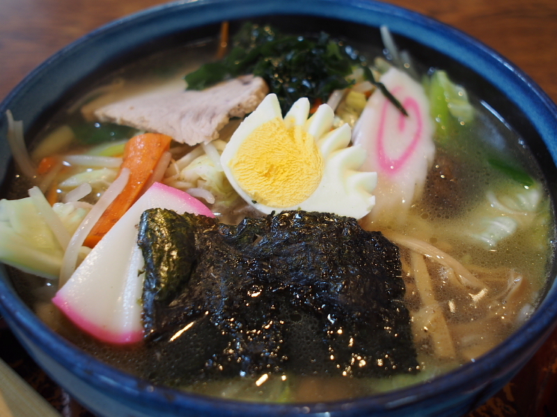 【蕎麦屋のラーメンはうまい！】飯能 長寿庵の「五目らーめん」_b0008655_22325256.jpg