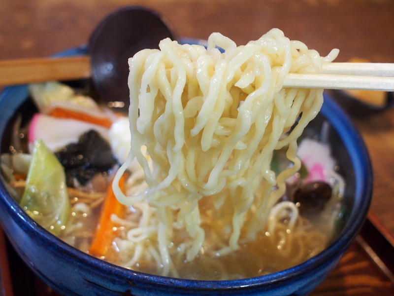 【蕎麦屋のラーメンはうまい！】飯能 長寿庵の「五目らーめん」_b0008655_22341748.jpg