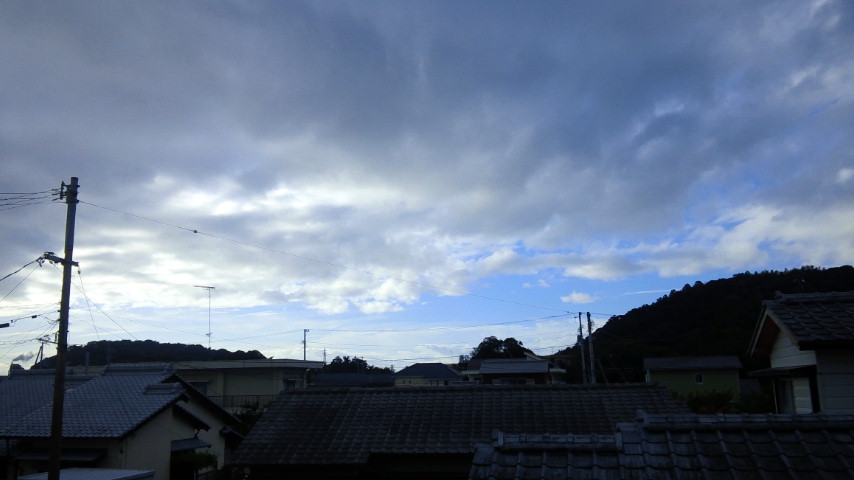 巨大台風１０号クローサ接近：まったく雨も風もない謎のフェイク巨大台風？？？_a0348309_84181.jpg