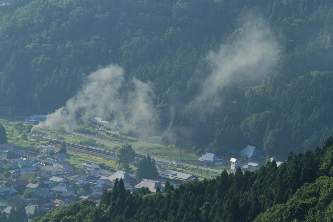 夏の夕方の山里 - 2019年猛暑・磐越西線 -_b0190710_21450164.jpg