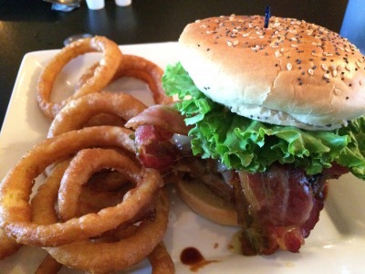 バーガーの味比べ_c0353373_02560966.jpg