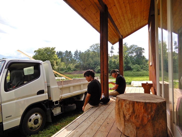 高根町Y田さん邸の作業小屋作り4_a0211886_16343859.jpg