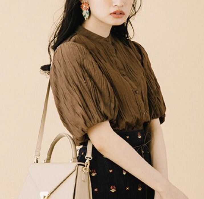 Lily Brown - 最新作 袖ボリュームシャツ Lily Brown リリーブラウン 袖ボリューム半袖シャツ : dimanche