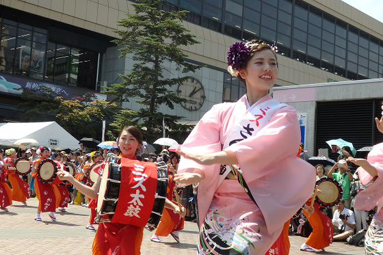 東北の夏まり　盛岡さんさ踊り①_e0083994_16175769.jpg