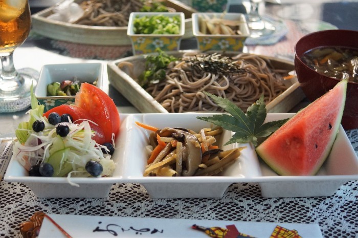 ■お盆料理【急遽用意しました けんちん汁で戴く蕎麦ランチ】_b0033423_19031260.jpg