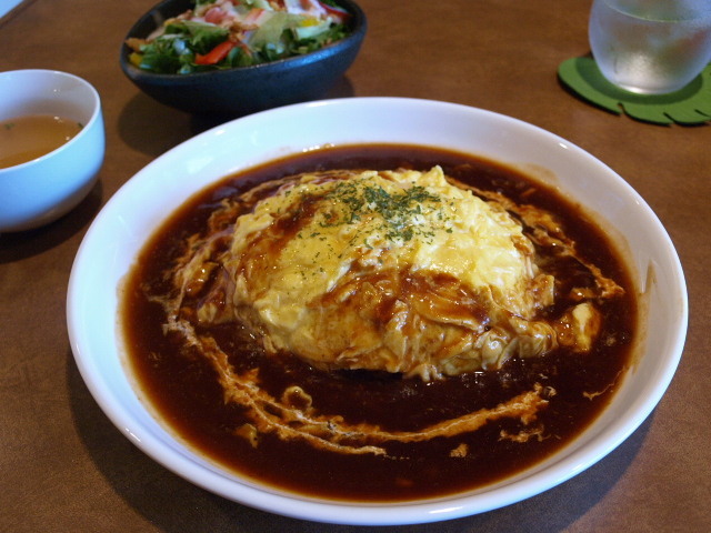 カフェ ヒンナ その2(ランチ デミオムライス)_d0153062_20564224.jpg