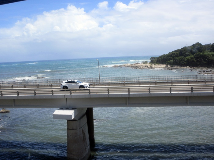 【房総半島一周】館山から海沿いに安房鴨川まで【内房線】_b0009849_182030100.jpg