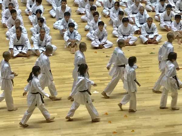 第27回全国中学生空手道選手権大会 開会式_e0238098_18255683.jpeg
