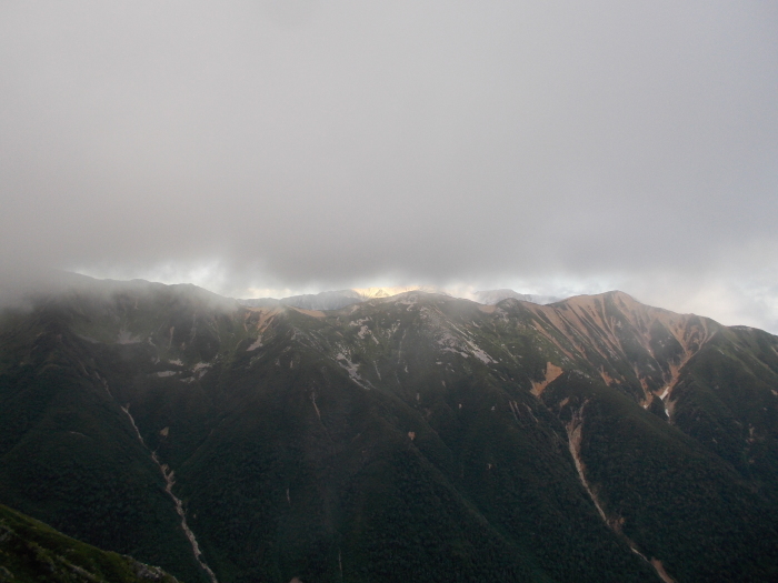 2019年8月10日～15日、雲ノ平・北アルプス裏銀座経由下山(扇沢駅～黒部湖～奥黒部ヒュッテ～上ノ廊下～薬師沢小屋～雲ノ平山荘～北アルプス裏銀座～野口五郎小屋～烏帽子小屋～高瀬ダム）_b0037220_15062534.jpg