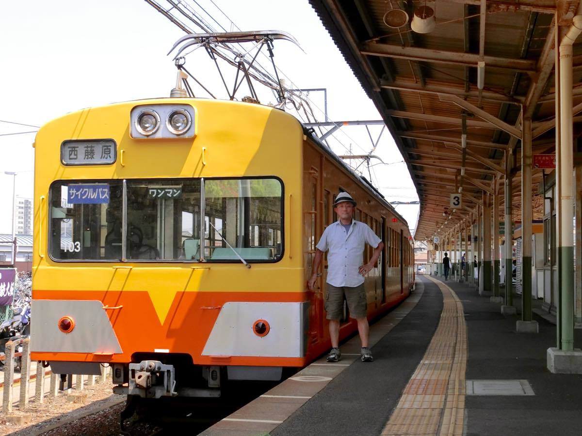 黄色い電車に乗せて