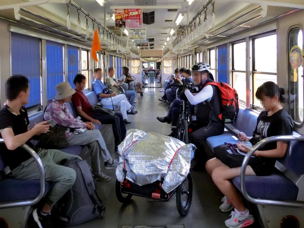 黄色い電車に乗せて