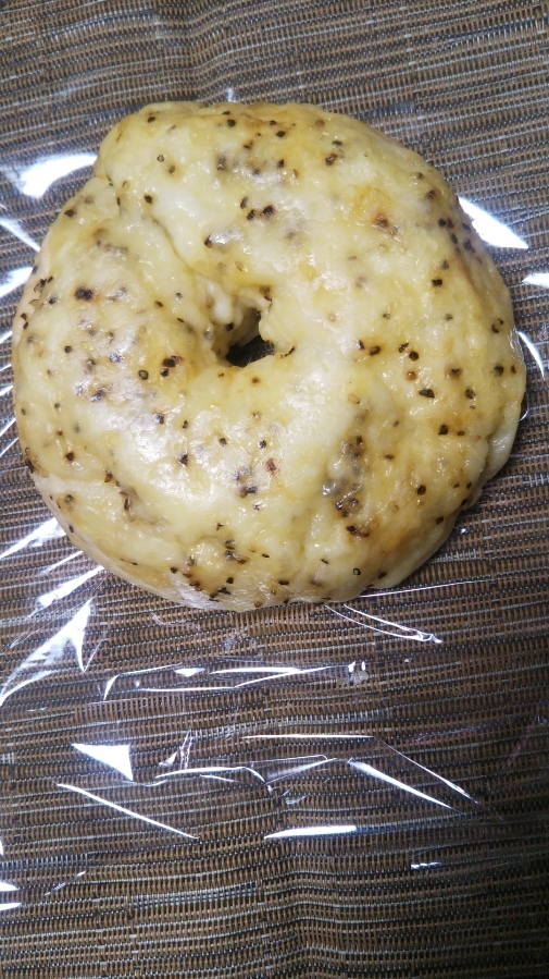 カレイドベーグル ブラックペッパー&チーズ_f0076001_23170031.jpg