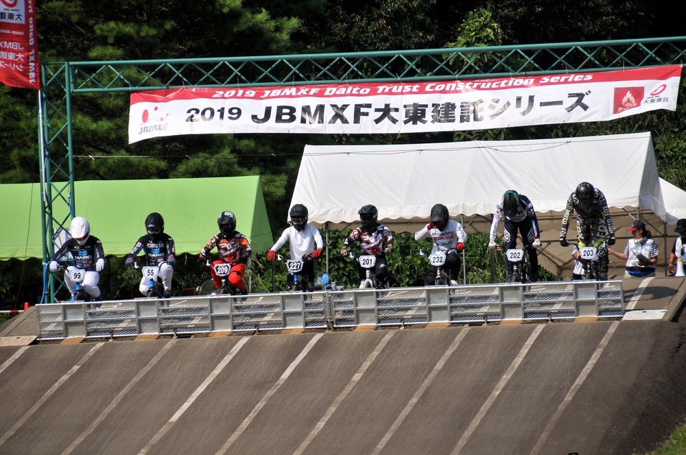 2019年8月17日上越金谷山BMXトラックで開催されたJBMXFJ2戦男子チャンピオシップクラス(エリート/ジュニア)決勝_b0065730_18051693.jpg