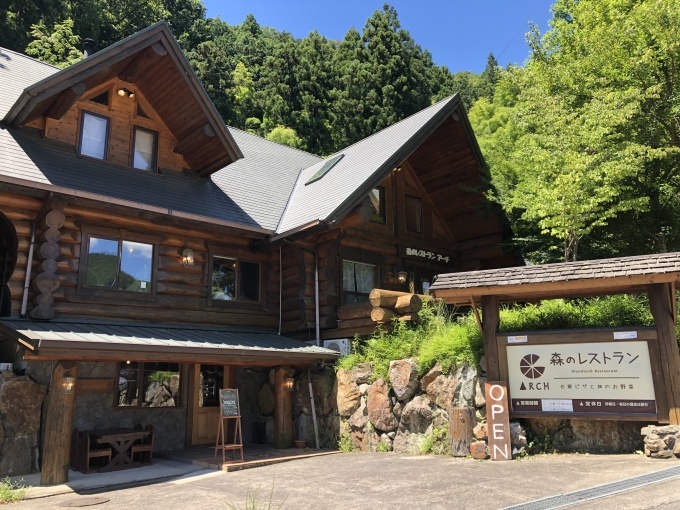 森のレストラン　アーチ　山奥で味わう美味かき氷　小ネタはぶどう　名張市青蓮寺_d0258976_17461324.jpg