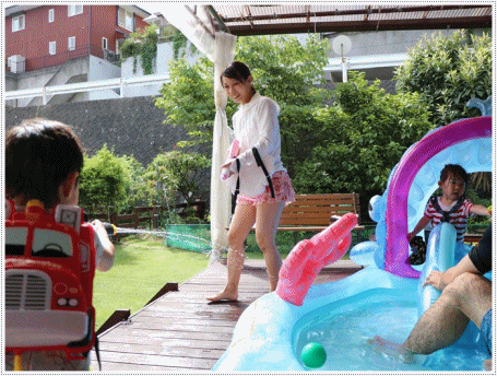 孫たちと過ごした5泊6日の夏休み その2 プールの続きで~す、いよいよパパママ参戦!!_b0175688_22313749.gif