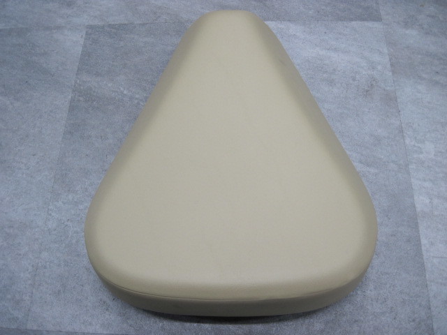 ベージュのスーパーカブ用シート_d0368592_20423045.jpg