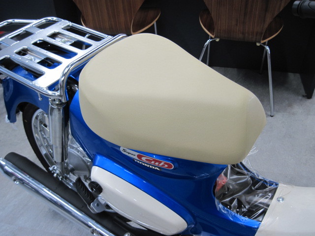ベージュのスーパーカブ用シート_d0368592_20423047.jpg