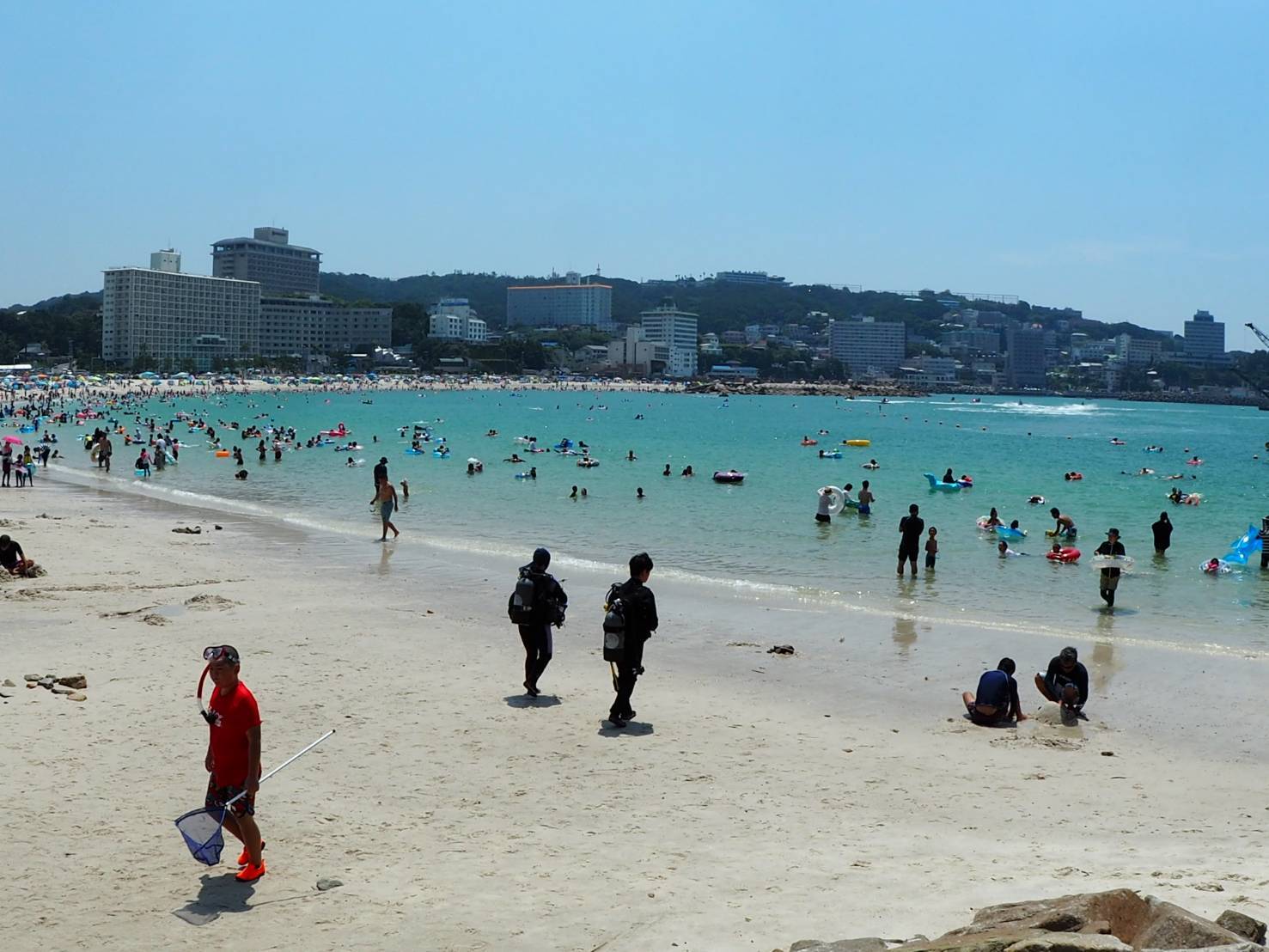 花火大会で白浜は賑わっております_f0164662_08125942.jpeg