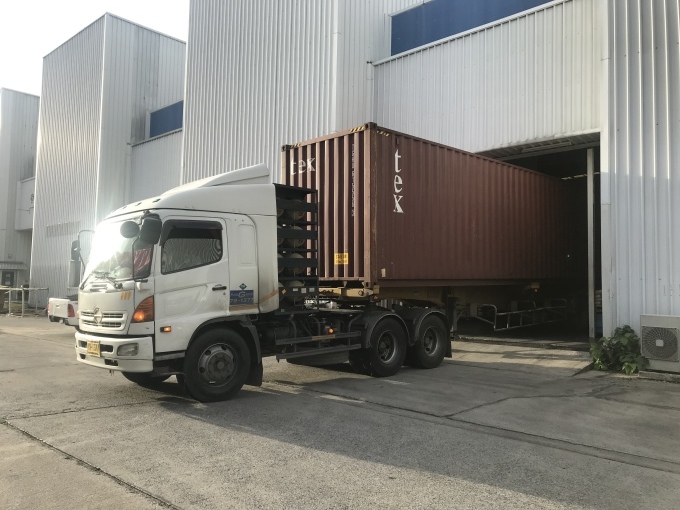 朝日に向かって出荷_b0100062_12562633.jpeg
