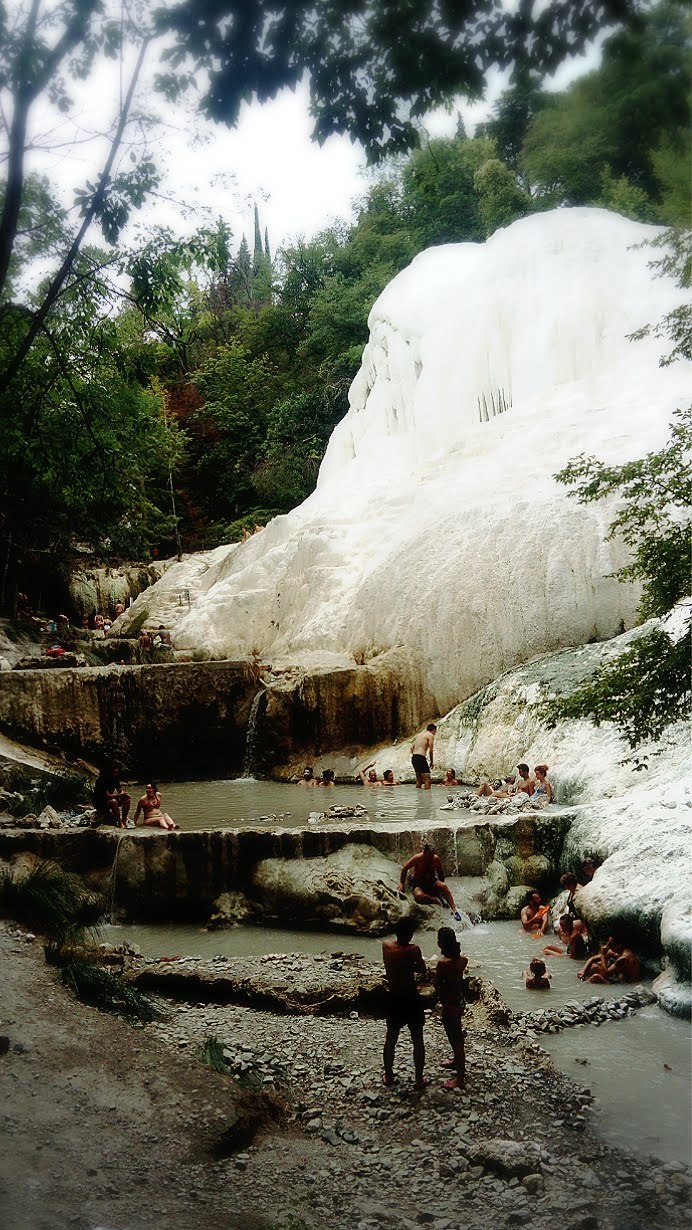 トスカーナの秘湯　サン・フィリッポの湯_d0389094_22000478.jpg