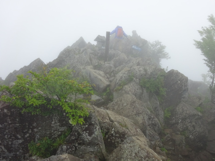 乾徳山　楽しい岩場　200名山　山梨県_b0124306_17113492.jpg