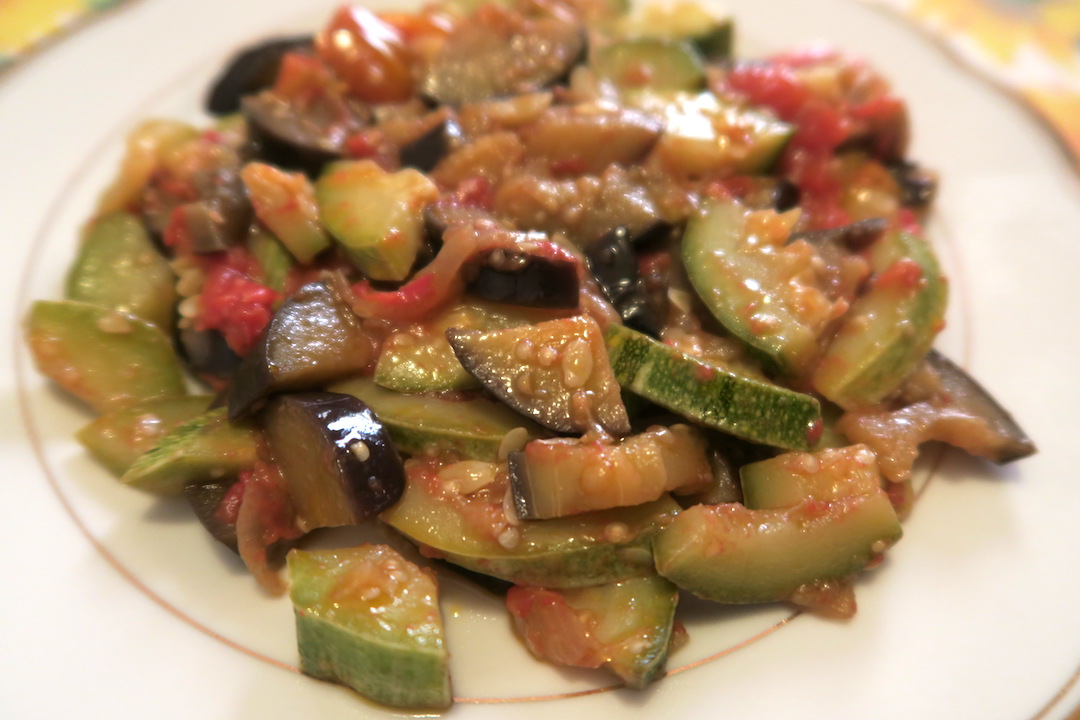 夏野菜たっぷり今夜はブルセーガ_f0234936_6454358.jpg