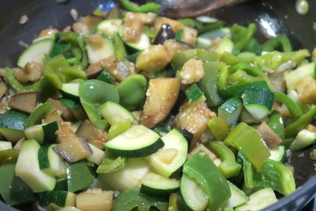 夏野菜たっぷり今夜はブルセーガ_f0234936_7122962.jpg
