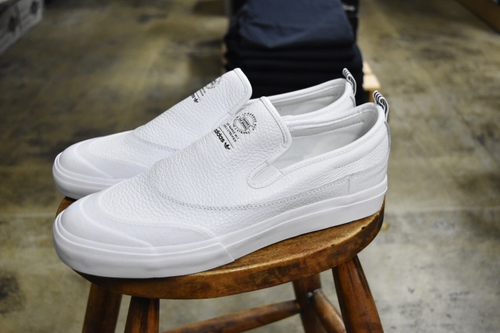 adidas　LEATHER Slip on (海外限定)　　　Glacon etc.._d0152280_22272472.jpg