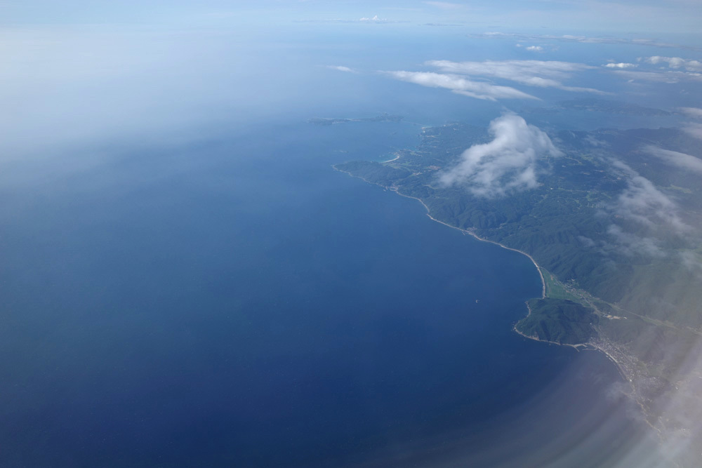 飛行機の窓から・２_e0186081_00403441.jpg