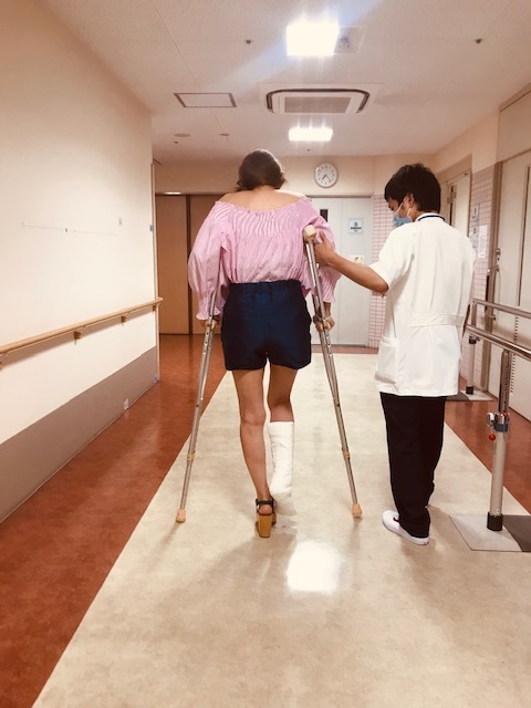 足骨折しました。_a0050302_13223158.jpg