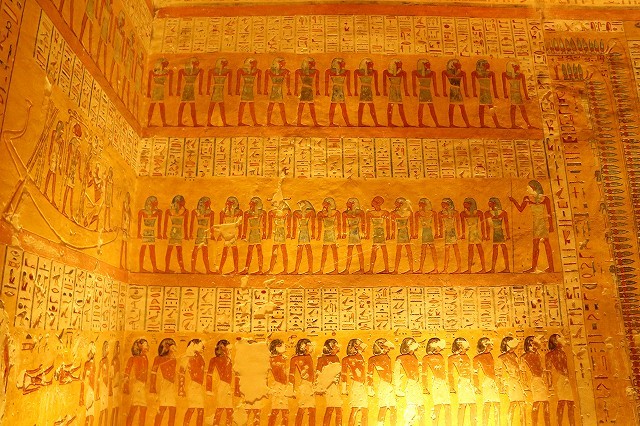 新王国時代の歴代の王が眠る王家の谷 エジプト ルクソール 旅プラスの日記 新王国時代の歴代の王が眠る王家の谷 エジプト ルクソール 旅プラスの日記