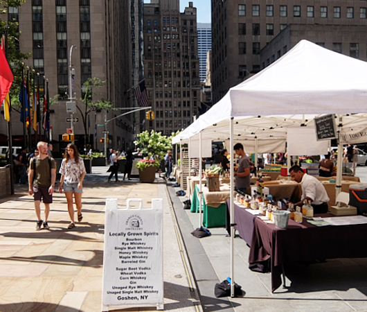 本日8月23日（金）が最終日、ロックフェラー・センターでのグリーン・マーケット（Greenmarket at Rockefeller Center）_b0007805_12530815.jpg
