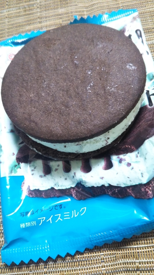ぎっしり満足!チョコミントクッキーサンド_f0076001_23222262.jpg