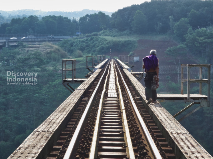 インドネシアの餘部鉄橋？やっとたどり着けた『チクバン鉄橋』 - \'Cikubang railway bridge\' is Oldest Highest Longest and Scared!!_b0108109_12093061.jpeg
