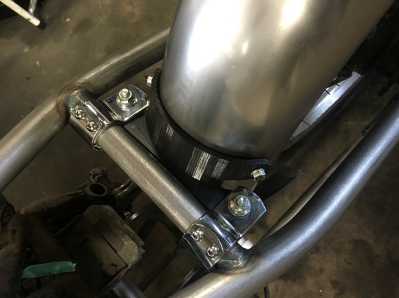 W650コンプリートキット と 走るソファー_a0139843_21261224.jpg