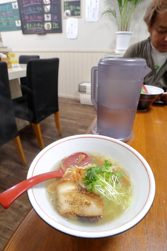 塩麺屋 いただきで、らーめんとチャーハン_a0077663_07291691.jpg