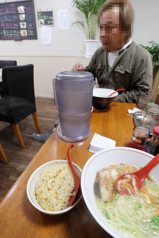 塩麺屋 いただきで、らーめんとチャーハン_a0077663_07292664.jpg
