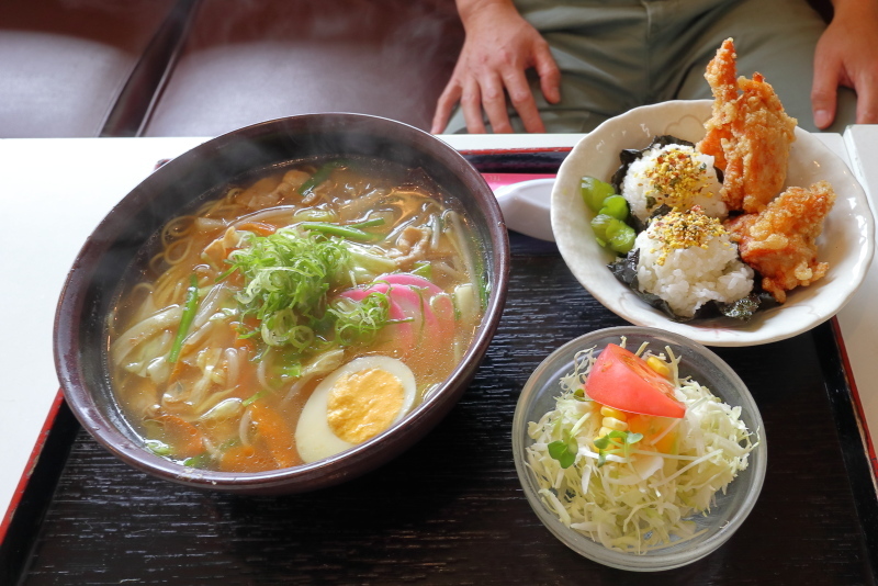 レストラン 樹里で、豚肉の生姜焼定食_a0077663_08045104.jpg