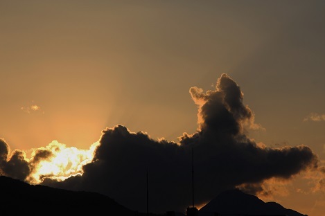 雲のアート_a0333195_07272929.jpg